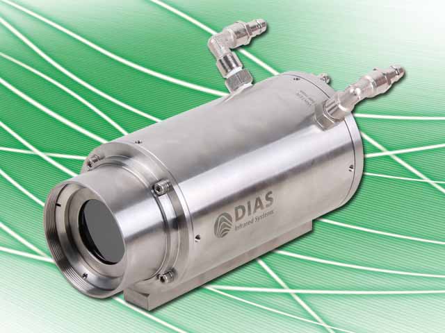Die DIAS PYROLINE Infrarot-Linienkamera im Industrieschutzgehäuse für die berührungslose Temperaturmessung.